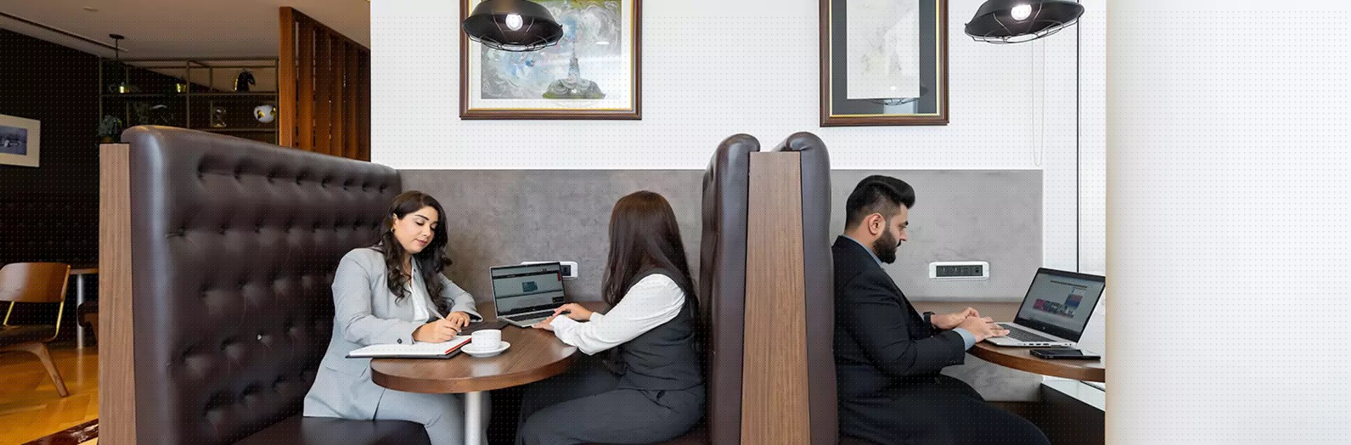 قاعات الإجتماعات
