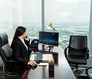 20240321-dubai-emirates-towers_office-view-lm.jpg