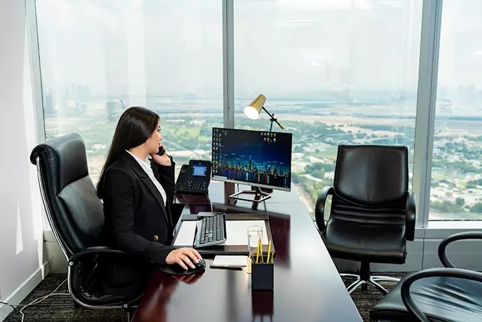 20240321-dubai-emirates-towers_office-view-lm.jpg
