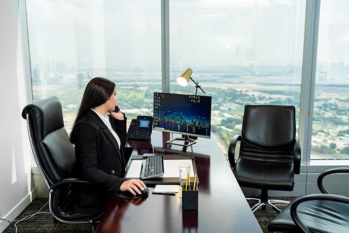 20240321-dubai-emirates-towers_office-view-lm.jpg